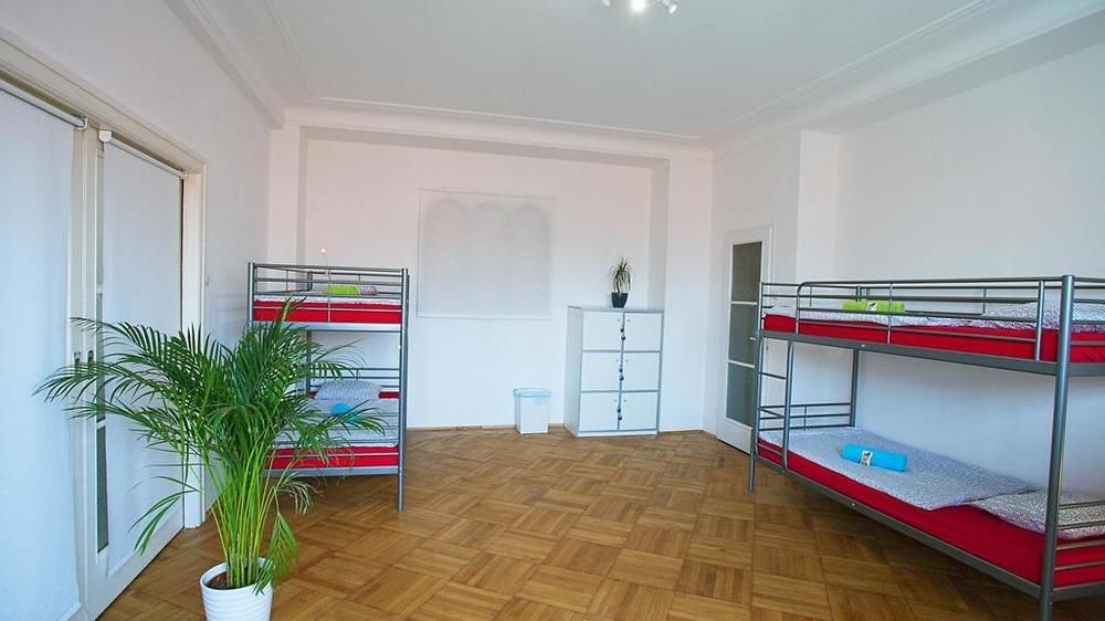 Mcsleep Hostel Praha Bagian luar foto