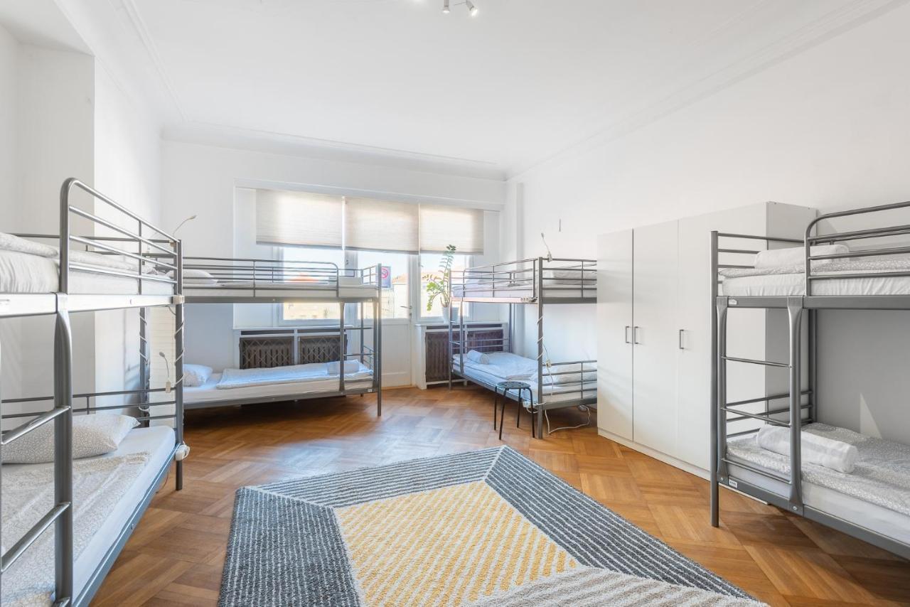Mcsleep Hostel Praha Bagian luar foto