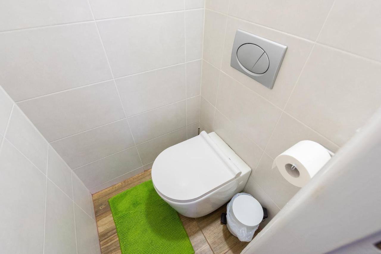 Mcsleep Hostel Praha Bagian luar foto
