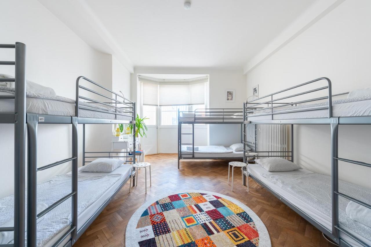 Mcsleep Hostel Praha Bagian luar foto