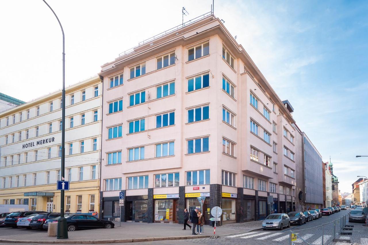 Mcsleep Hostel Praha Bagian luar foto